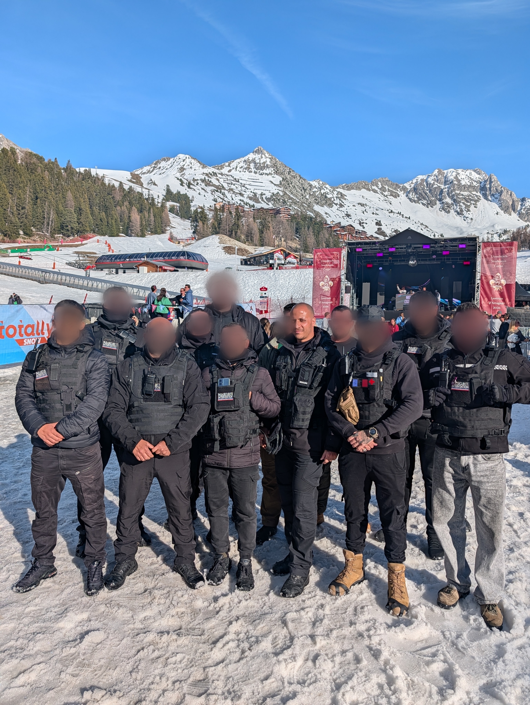 PARASECURITE surveillance gardiennage sécurité à Alès - Agents de PARA SÉCURITÉ PRIVÉE en mission de sécurité événementielle, station de ski. Festival de musique